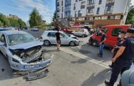 Trei mașini s-au lovit în Craiovei! Un şofer este băut!