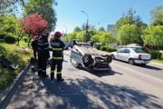 Șofer de BMW, a răsturnat un taxi!