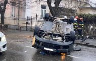 Mașină răsturnată lângă Centrul de Calcul, în Pitești!