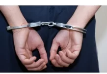 Reținut de polițiști în urma cercetărilor pentru săvârșirea infracțiunilor de lovirea sau alte violențe și distrugere